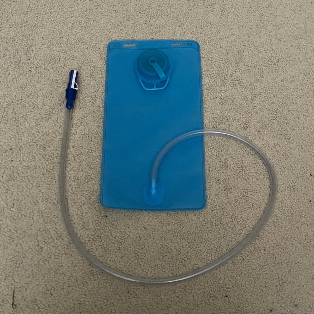 2L Hydration Reservoir Water Bladder w. Tube for hiking backpack, sealed, new